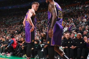 太狠了！深圳男篮造点机会备战足总杯今晚波士顿凯尔特人更衣室发声，蒂姆连续七场比赛得分超过连败的简单介绍米乐娱乐